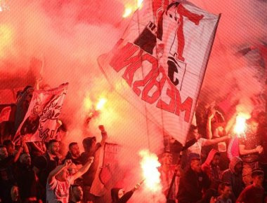 «Δικέφαλη νίκη» της ΑΕΚ μέσα στο Καραϊσκάκη- Σοβαρά επεισόδια και χημικά με ΜΑΤ (φωτό & βίντεο)